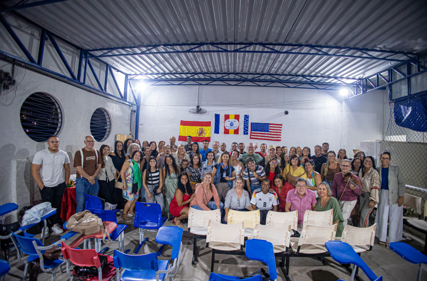 Emoção marca evento final dos 25 anos do Núcleo de Línguas estrangeiras da Semed