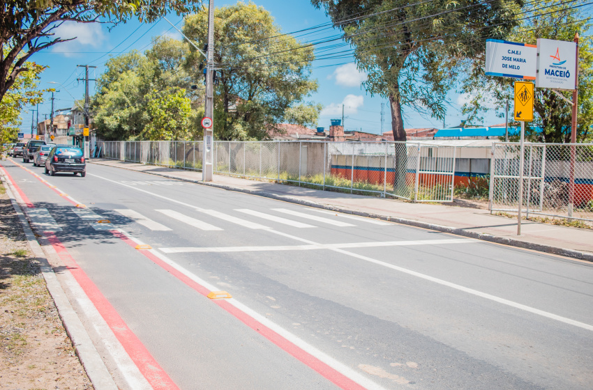 Prefeitura de Maceió implanta corredor exclusivo para ônibus e ciclofaixa no Benedito Bentes