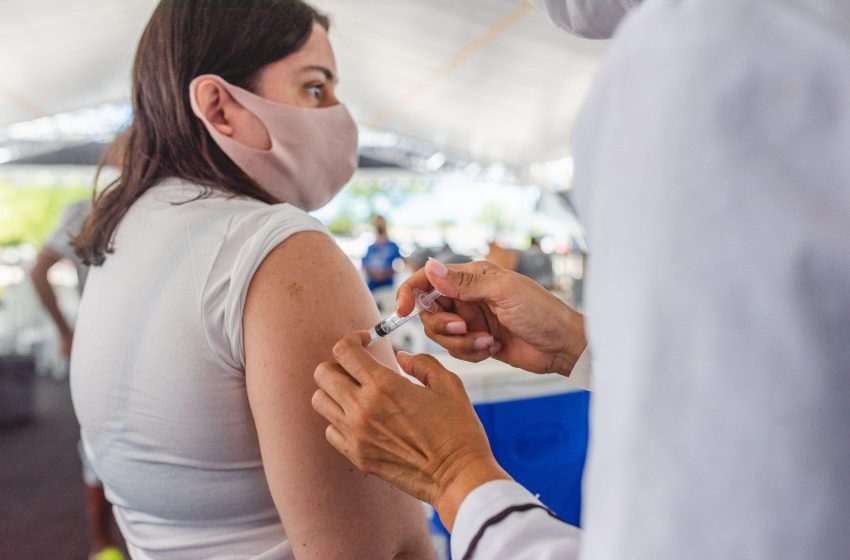 Maceió supera marca de 70% do público adulto com pelo menos uma dose da vacina contra a Covid-19