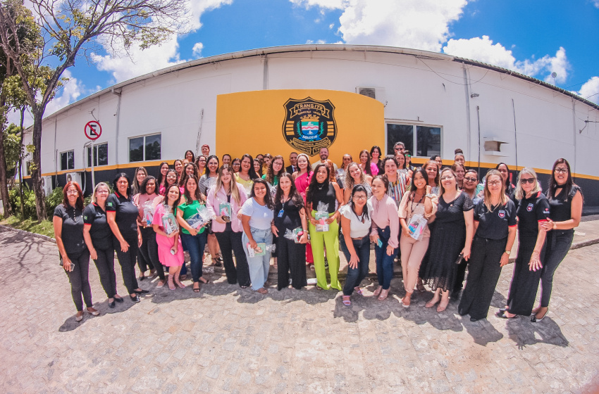 SMTT homenageia servidoras no Dia Internacional da Mulher