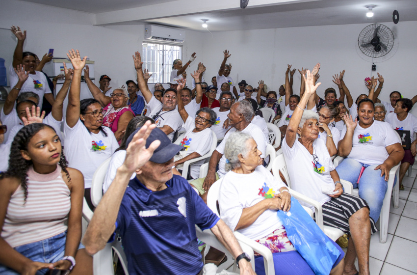 Cras Dom Adelmo Machado realiza encontro da terceira idade