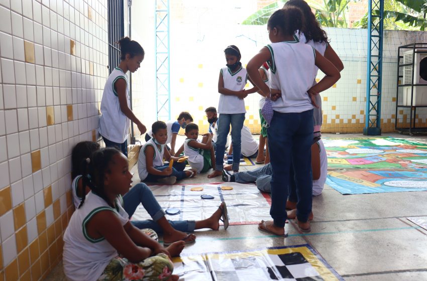 Educação realiza palestras e oficinas em unidades escolares sobre o combate ao Aedes Aegypti