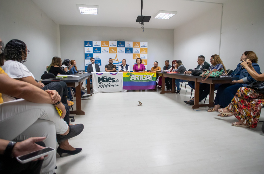 Integrantes do Conselho Municipal de Direitos da Cidadania LGBT são empossados