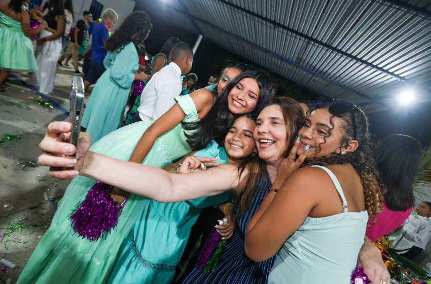 Formatura de alunos da Escola Jarede Viana