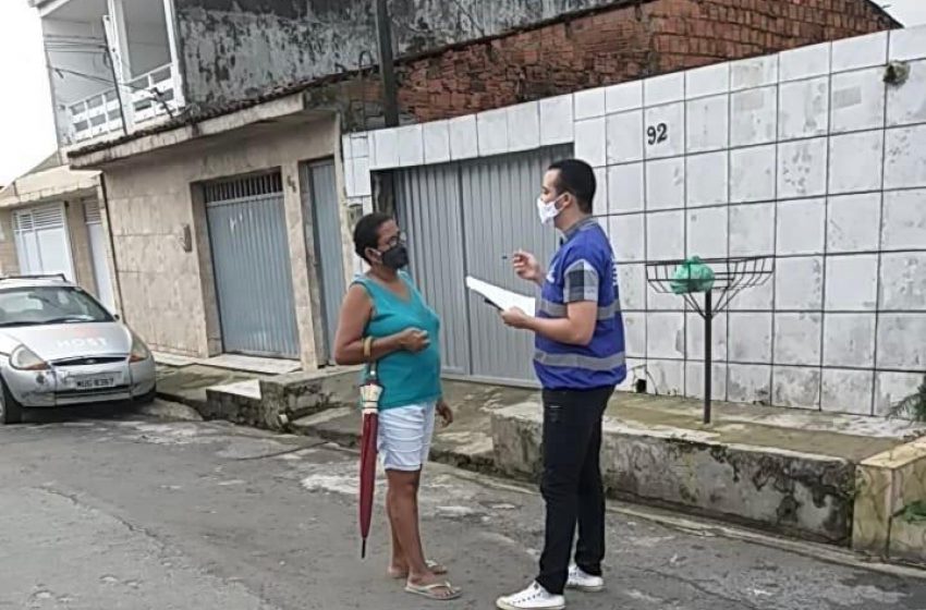 Ação orienta moradores do Clima Bom sobre riscos da ligação clandestina de rede de esgoto