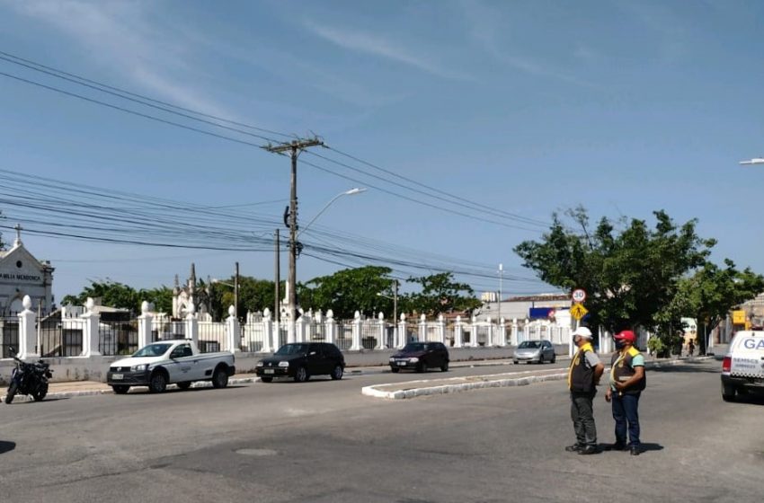 Prefeitura fiscaliza comércio ambulante no entorno dos cemitérios de Maceió