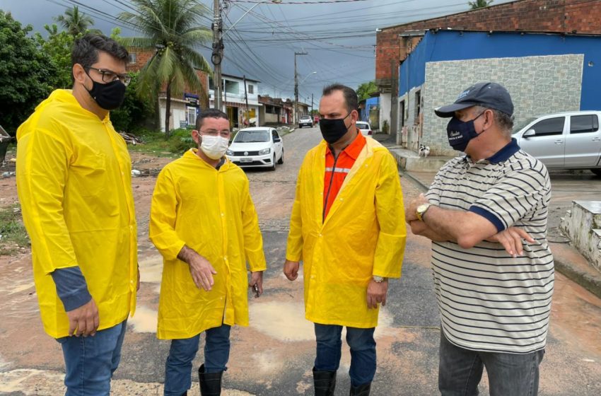 Equipes realizam ações em pontos da cidade para reduzir transtornos das chuvas