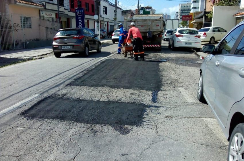 Operação tapa-buraco chega aos bairros da Pajuçara, Jatiúca, Prado e Serraria