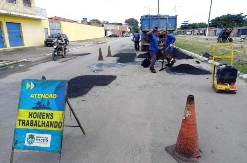 Avenida Senador Rui Palmeira recebe ações da operação tapa-buraco