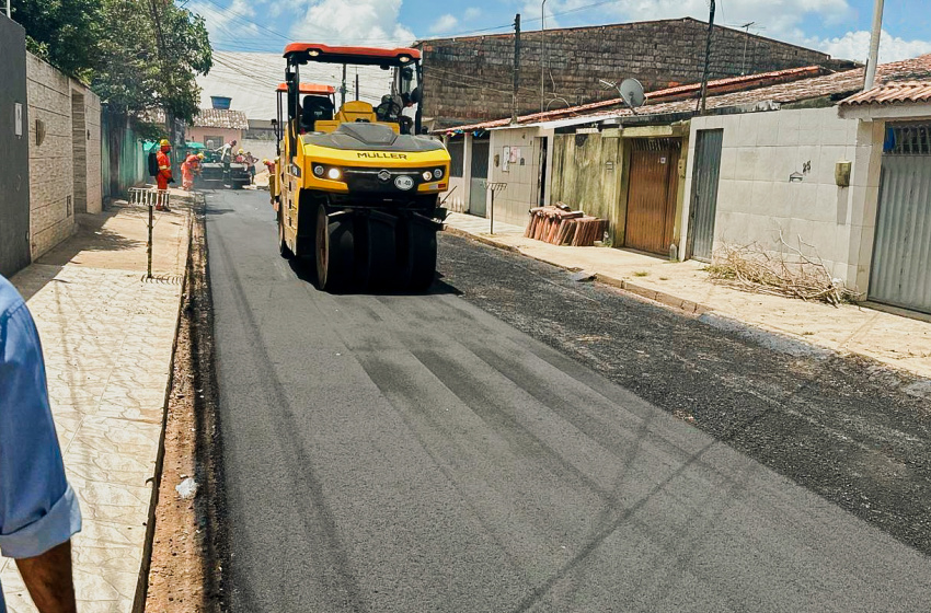 Prefeitura de Maceió amplia serviço de pavimentação de ruas no Benedito Bentes