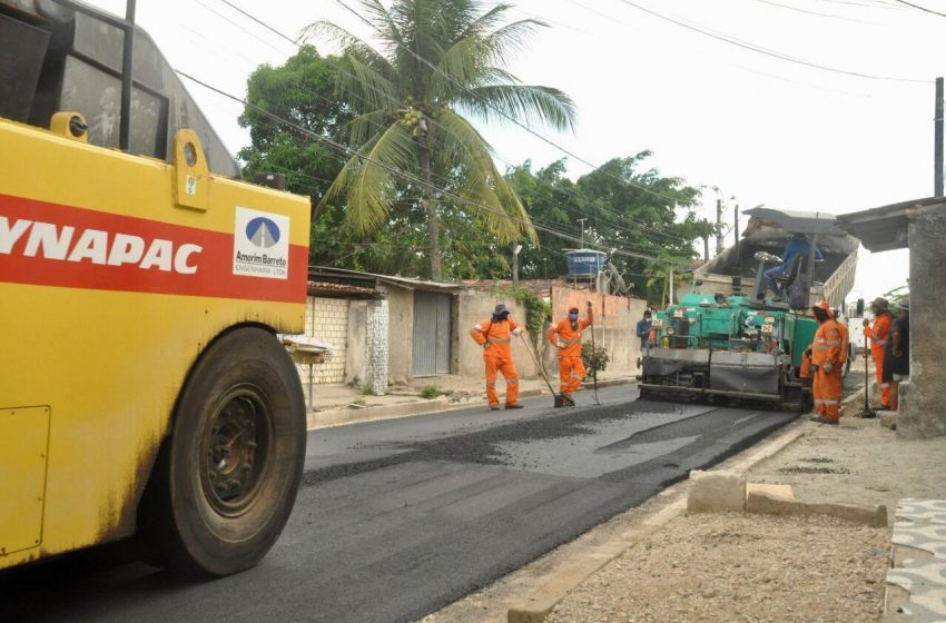 Prefeitura asfalta ruas no Tabuleiro do Martins e faz operação tapa-buraco na Jatiúca