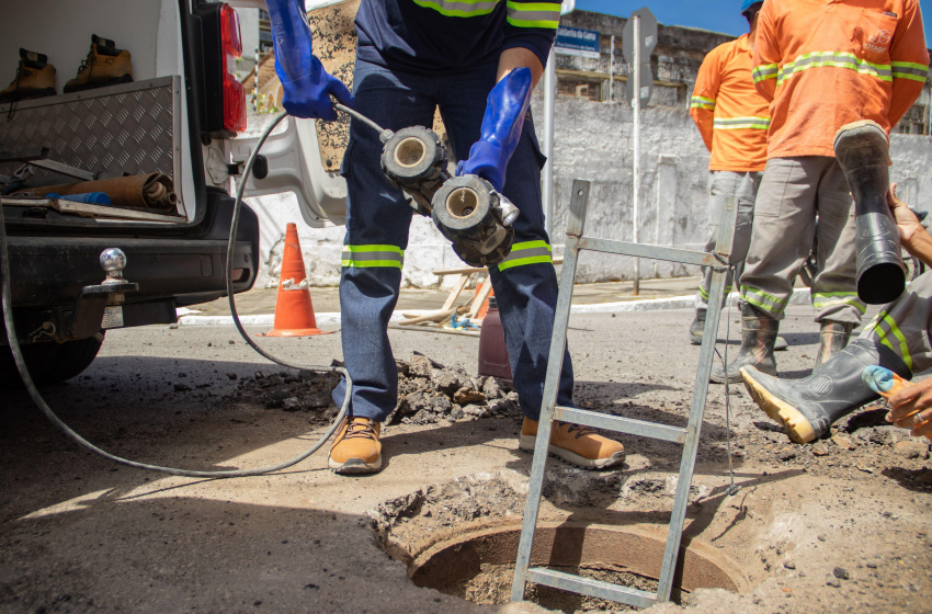 Infraestrutura inicia reconstrução do sistema de drenagem da Rua Saldanha da Gama