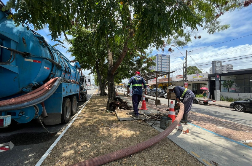 Limpeza de galerias na Amélia Rosa é intensificada após chuvas