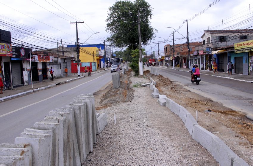 Prefeitura realiza ações de infraestrutura para requalificação da Avenida Benedito Bentes