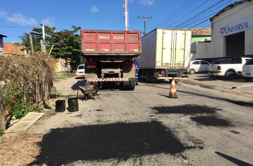 Infraestrutura leva operação tapa-buraco para Avenida Celeste Bezerra, na Levada