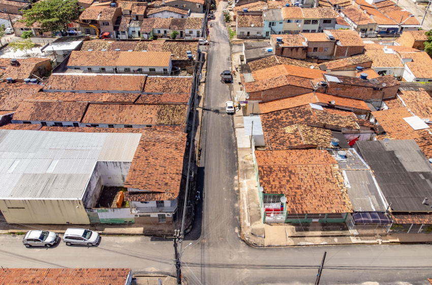 Prefeitura de Maceió livra moradores da lama ao levar pavimentação no Vale do Reginaldo
