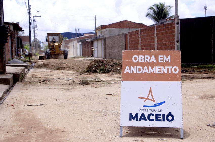 Prefeitura de Maceió inicia terraplanagem em ruas do Santos Dumont