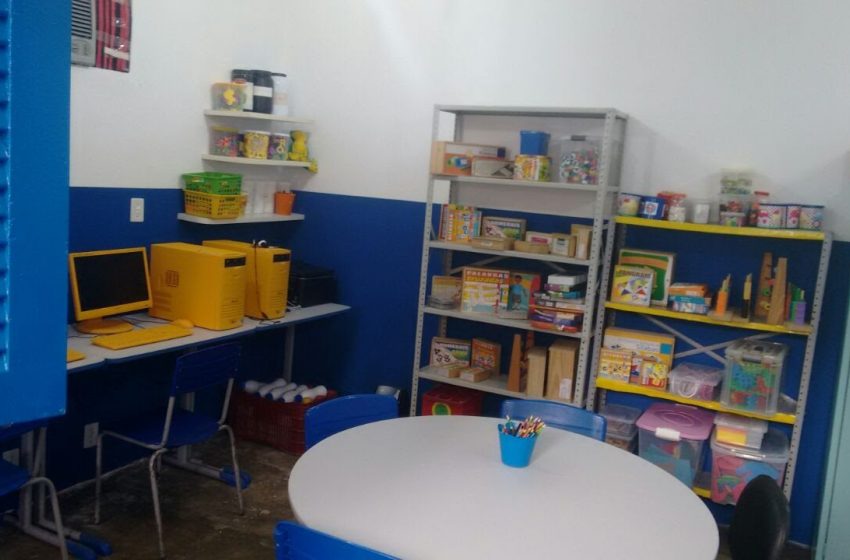 Investimento em materiais adaptáveis auxiliam alunos com deficiências em creches e escolas de Maceió