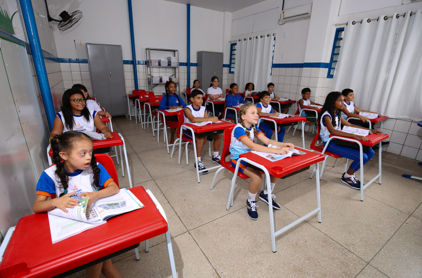Alunos da Escola Municipal Higino Belo recebem atendimento oftalmológico gratuito