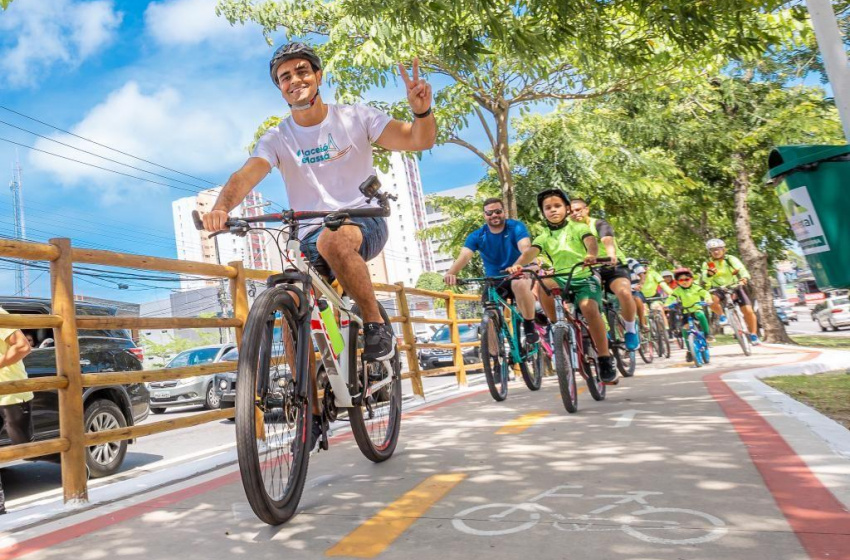 Prefeitura inaugura ciclovia da Avenida Fernandes Lima e beneficia 300 mil pessoas