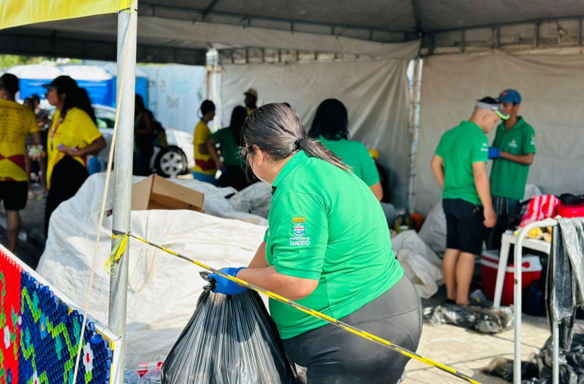 Cooperativa realiza coleta seletiva em evento de corrida na orla de Maceió