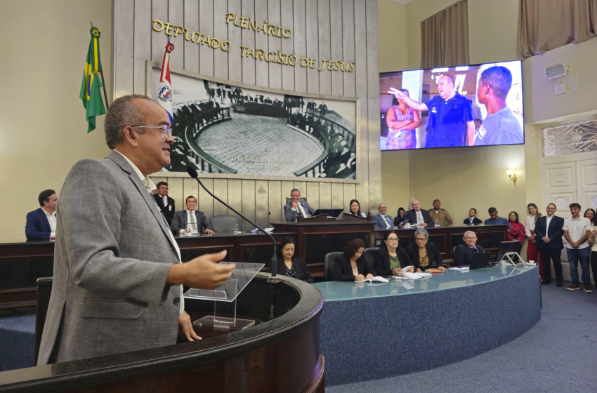 Secretário de Saúde de Maceió recebe Comenda Tavares Bastos da Assembleia Legislativa