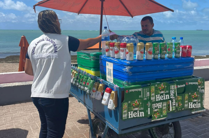 Vigilância Sanitária de Maceió promove ações educativas na orla marítima