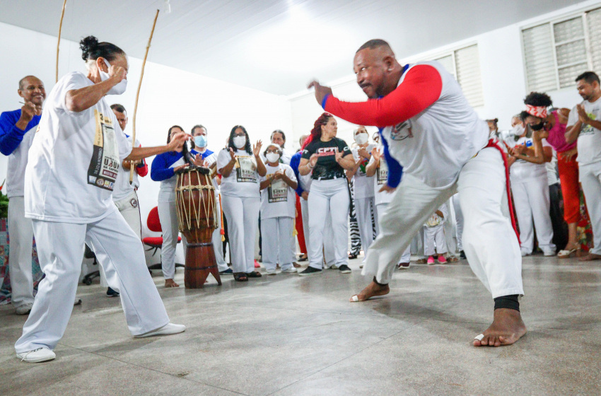Projeto Ginga Capoeira leva cultura para as escolas da rede municipal 