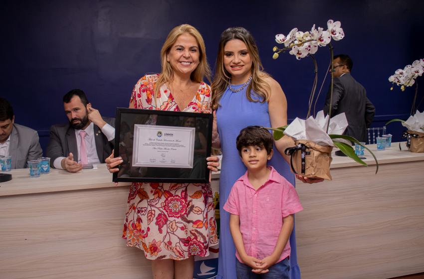 Coordenadora do Gabinete da Mulher recebe título de cidadã honorária