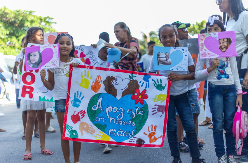 II Caminhada pela Paz e Contra o Bullying reúne estudantes e moradores do Pontal