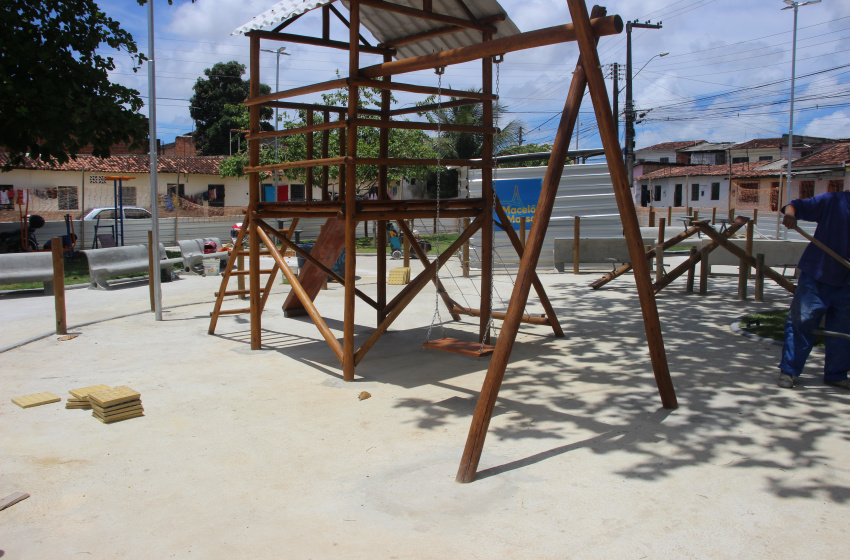 Clima Bom ganha novas áreas de lazer com revitalização das praças Padre Cícero e José Elias