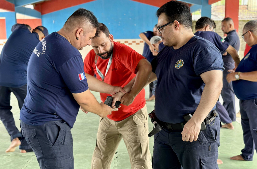 Guardas Civis Municipais participam de treinamento