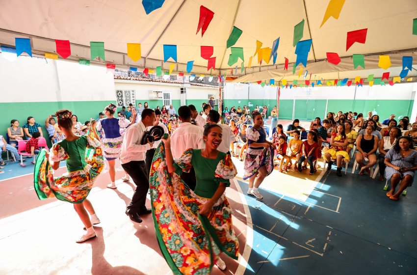Estudantes de escola municipal aprendem ritmo do Coco de Roda e se encantam com  dança tradicional alagoana