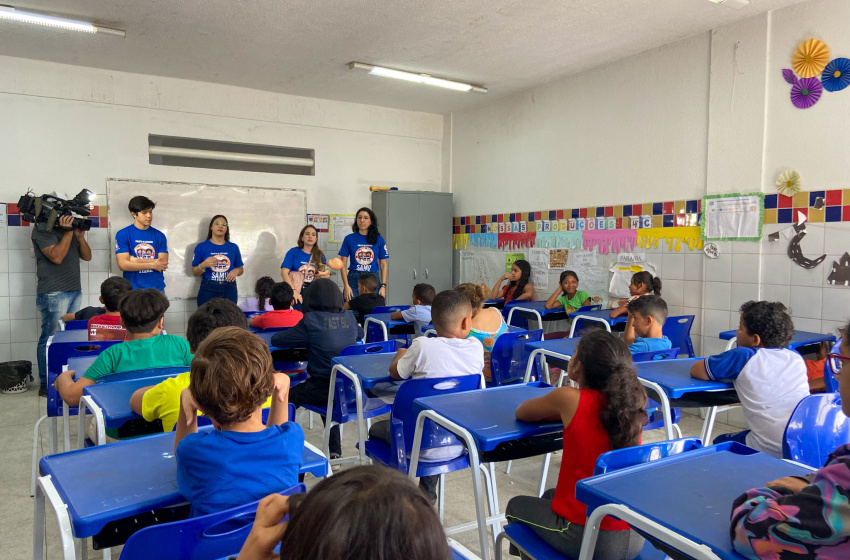 Alunos da Escola Gastone Beltrão aprendem noções de primeiros socorros