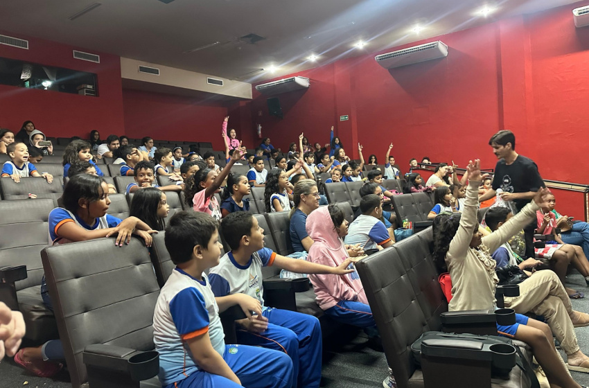 Estudantes de escolas municipais aprendem sobre a Caatinga no cinema