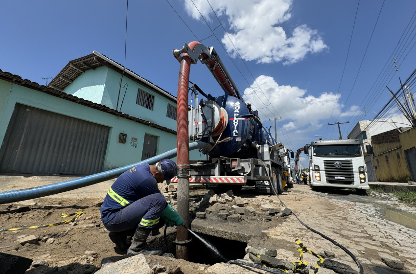 Manutenção diária da rede de drenagem de Maceió envolve cerca de 100 homens