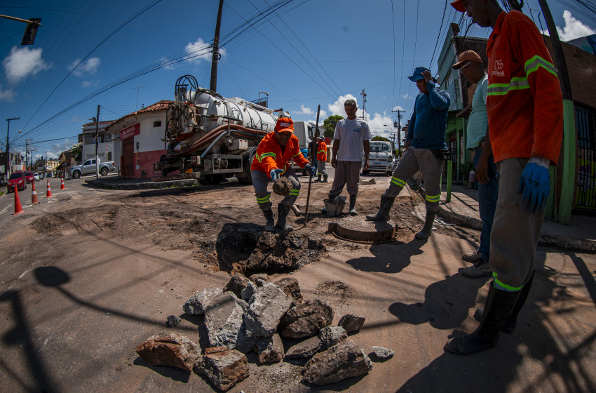 Infraestrutura reconstrói trecho de rede de drenagem no bairro do Poço