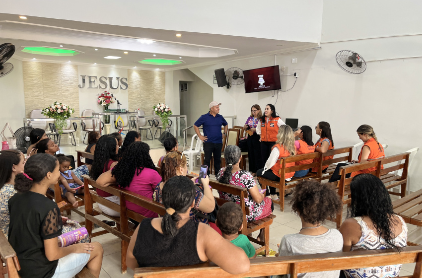Moradoras da Vila Emater participam de tarde com palestra e momento de beleza