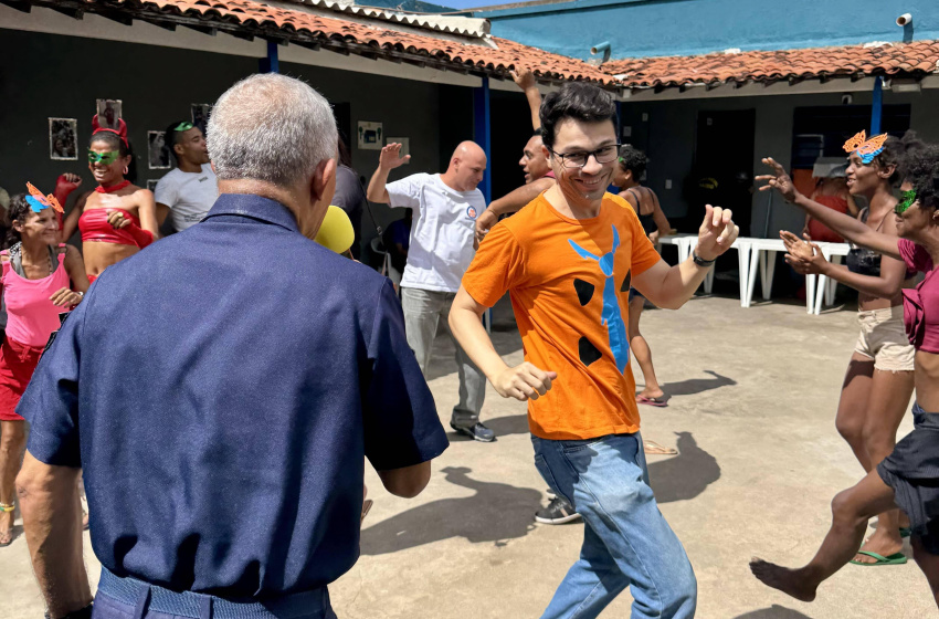 Banda da Guarda Municipal toca em evento carnavalesco do Centro Pop 2