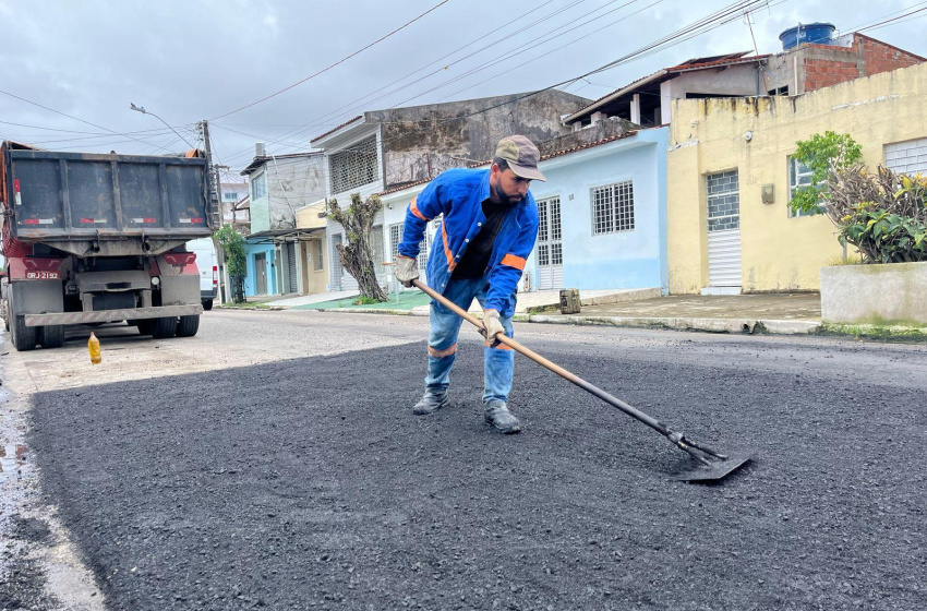 Operação Tapa-buraco recupera mais de mil ruas no primeiro semestre de 2025