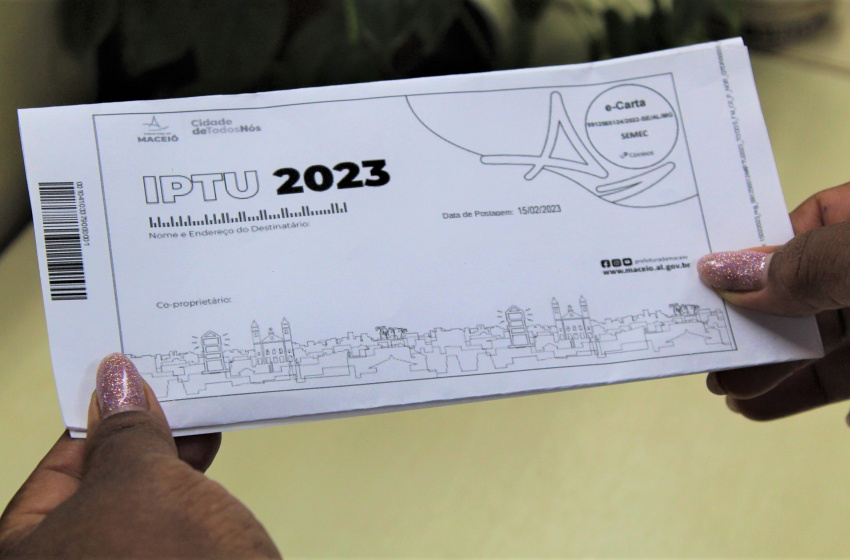 Boletos do IPTU 2023 começam a ser entregues nas residências de Maceió