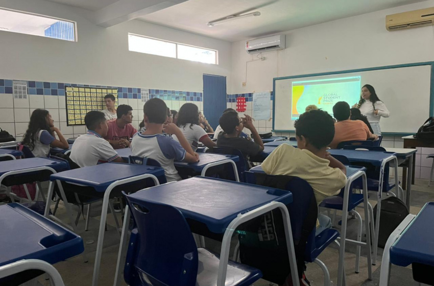 Educação promove palestra sobre robótica e pesquisa científica na Escola Municipal Jaime Miranda