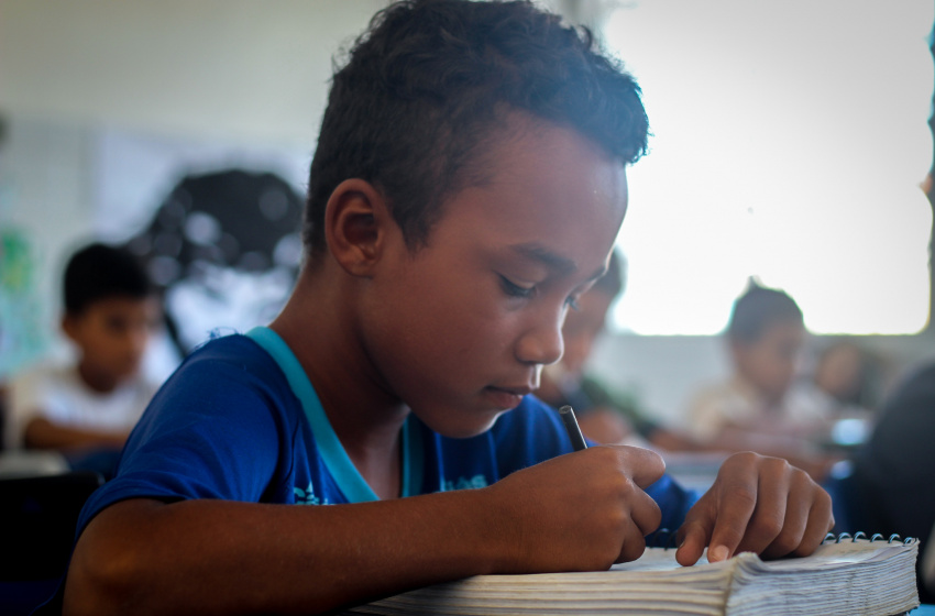 Aluno da Escola Nosso Lar I tem vida transformada através da leitura