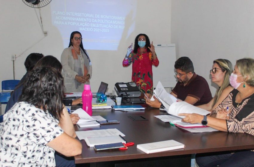 Projeto garante educação básica para as pessoas em situação de rua