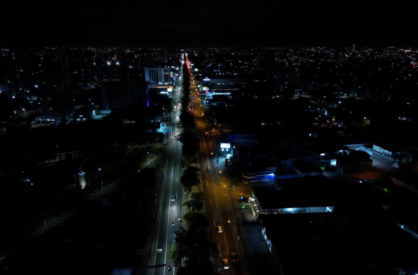 Prefeitura de Maceió vai instalar luminárias de LED em toda a Avenida Fernandes Lima