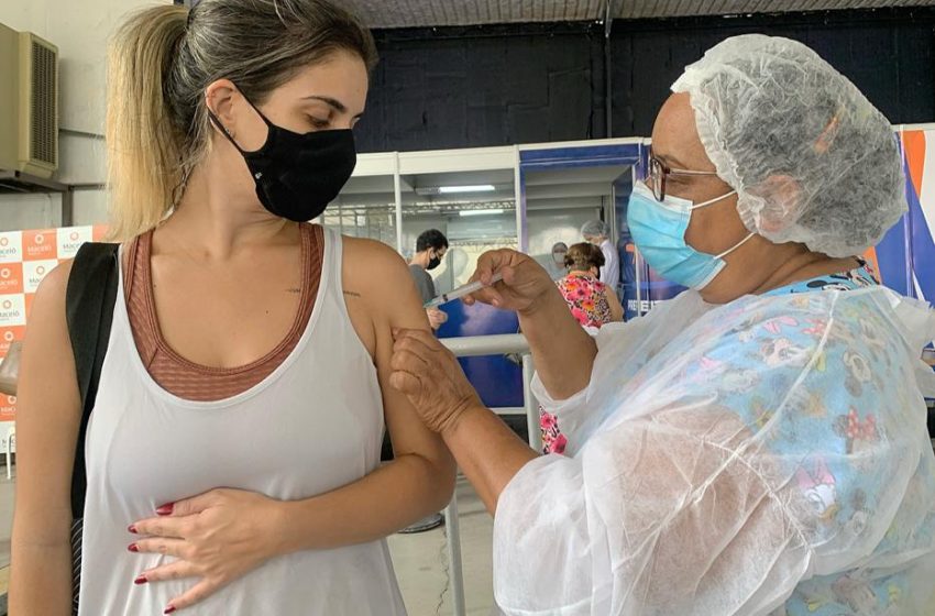 Confira horários e locais para se vacinar contra a Covid-19 em Maceió