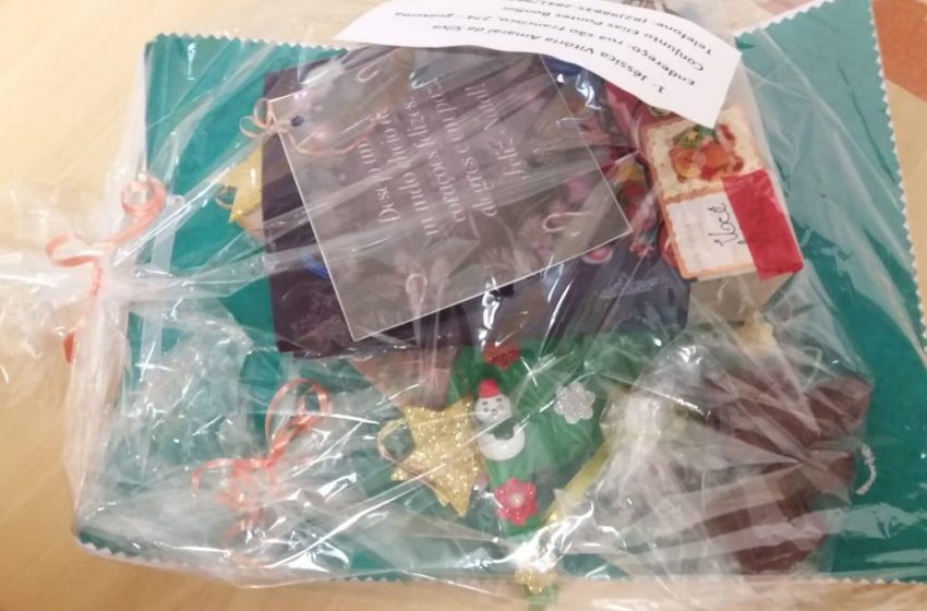José Tenório: Crianças e adolescentes atendidos pelo Capsi recebem kits natalinos
