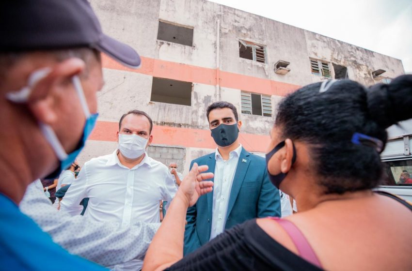 Prefeitura vai ao Pinheiro e ouve moradores de áreas atingidas por afundamento