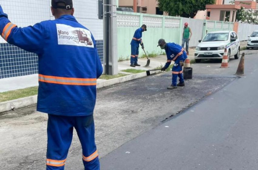 Operação tapa-buracos segue com ações nos bairros Poço, Farol e Prado