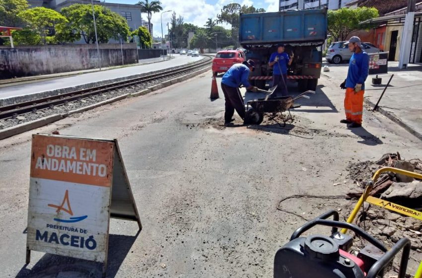 Operação tapa-buraco: Infraestrutura recupera vias em onze bairros